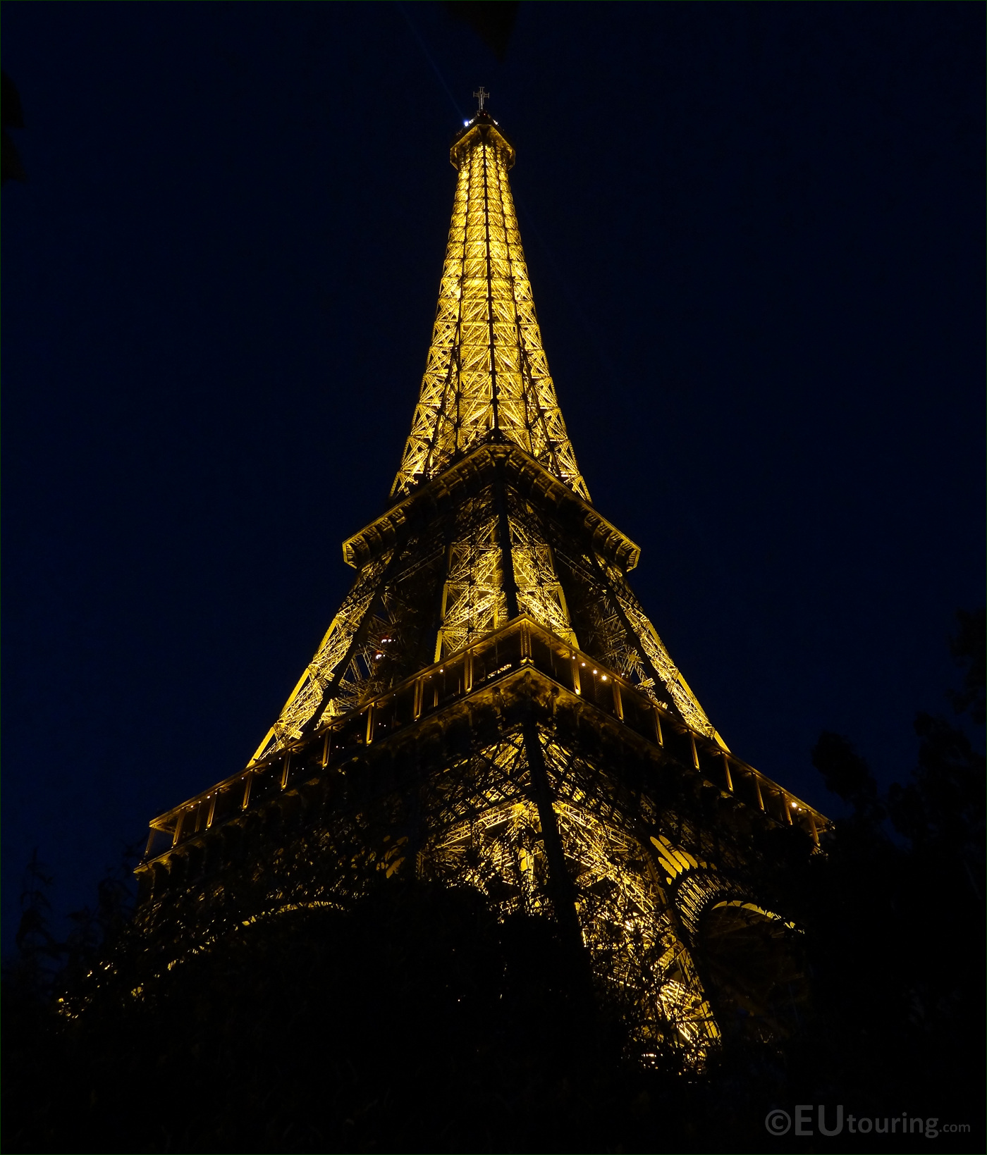 Top 97+ Pictures What Time Does The Eiffel Tower Light Up In August Latest