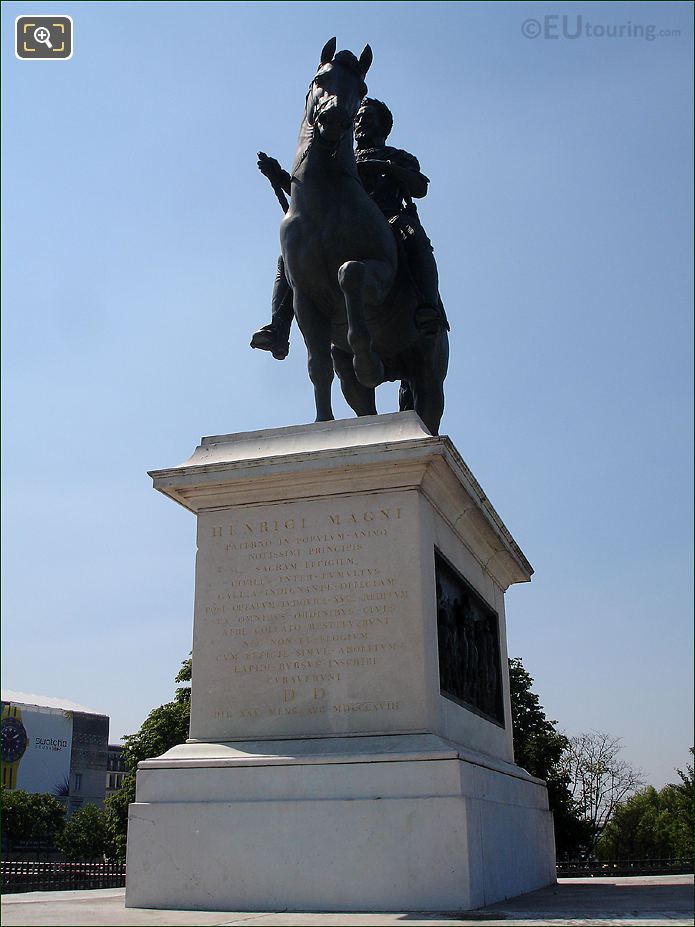 Replica bronze equestrian statue of King Henri IV 