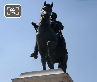 King Henri IV statue on Pont Neuf