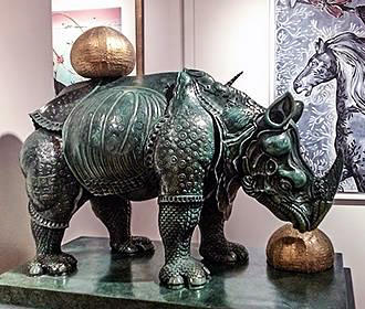 Espace Dali rhinoceros sculptue