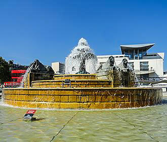 Fontaine aux Lions de Nubie in Park Villette