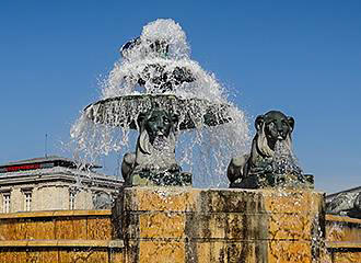 Lion statues on Fontaine aux Lions de Nubie