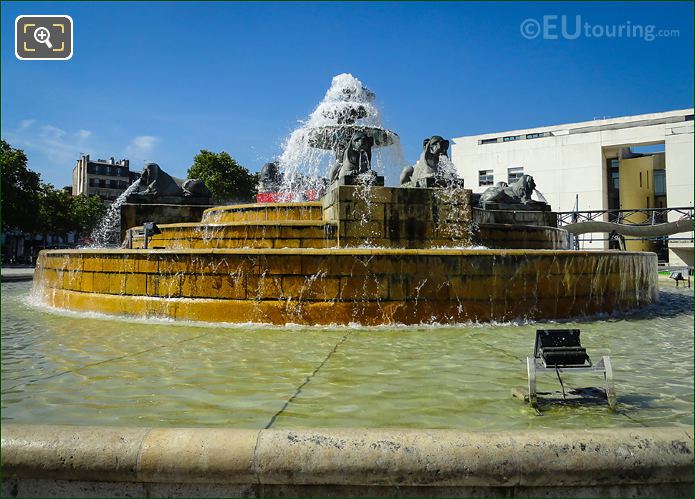 NE lion statues Fontaine aux Lions de Nubie