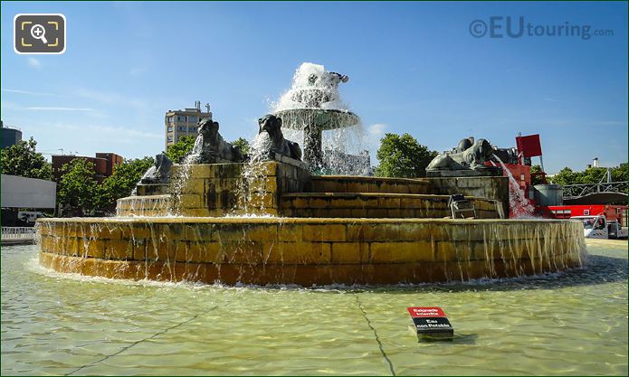 Fontaine aux Lions de Nubie north side