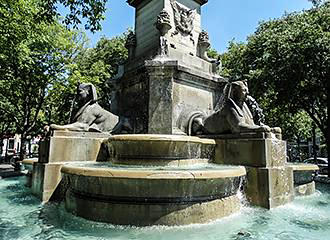 Fontaine du Palmier water basin