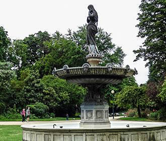 Fontaine des Ambassadeurs Jardins des Champs Elysees