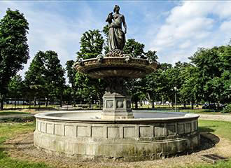 Fontaine de Diane Jardins des Champs Elysees