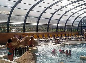 Camping Municipal La Falaise indoor pool