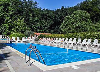 Chateau de Gandspette Campsite swimming pool
