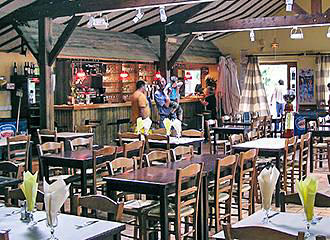 Oree du Bois Campsite bar restaurant