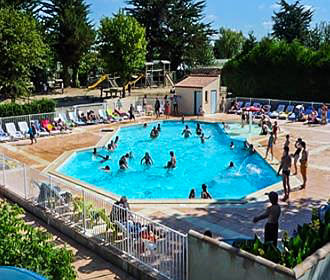 Camping Le Ragis swimming complex