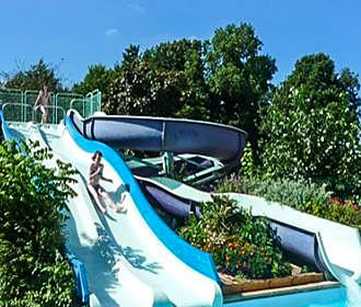 Camping Le Ragis water slides