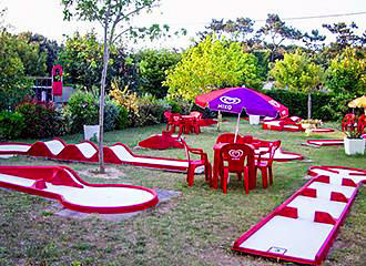 Camping les Ecureuils crazy golf