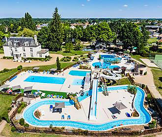 Camping Chateau des Marais swimming complex