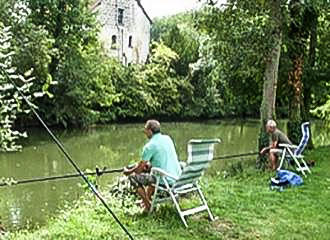 Camping Loir les Grands Pres fishing