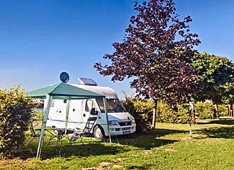 Camping du Pont de Bourgogne pitches