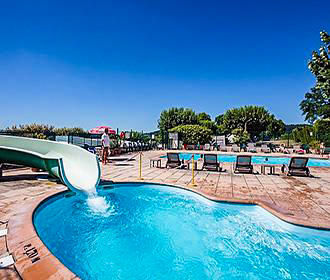 Camping la Grappe d'Or swimming pools