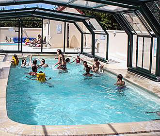 Camping Les Ceriselles covered pool