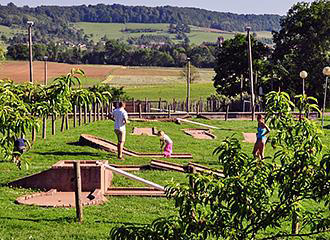 Camping du Bois de Reveuge crazy golf