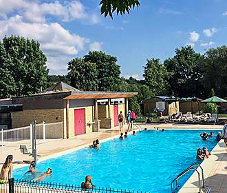 Camping l'Etang des Forges swimming pool