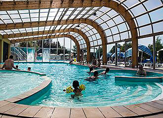 Camping le Fayolan indoor pool