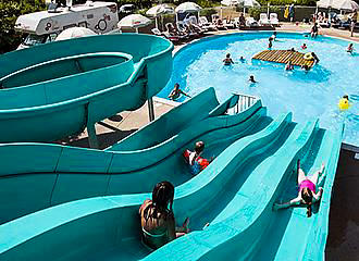 Camping le Fayolan water slides