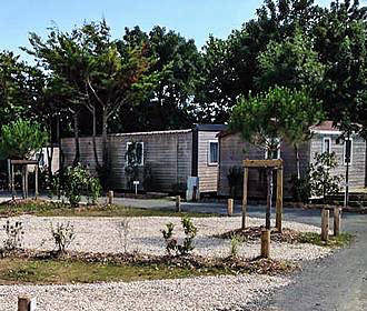 Au Petit Port de l'Houmeau Campsite mobile homes