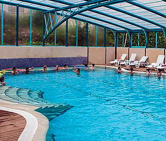 Au Soleil d'Oc Campsite indoor pool