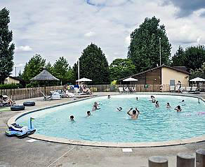 Huttopia Camping Beaulieu sur Dordogne pool