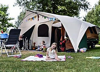 Huttopia Camping Beaulieu sur Dordogne pitches