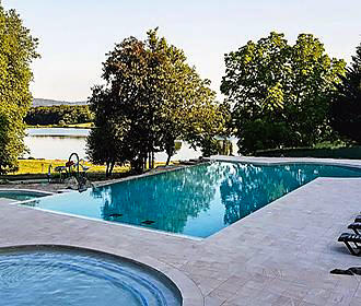 Camping du Chateau de Poinsouze swimming pools