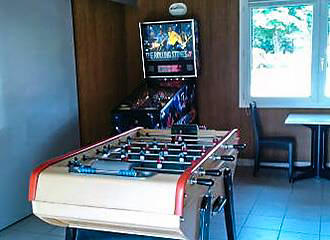 Camping du Lignon games room