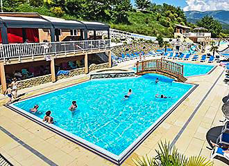 Camping Les Bois du Chatelas swimming pool