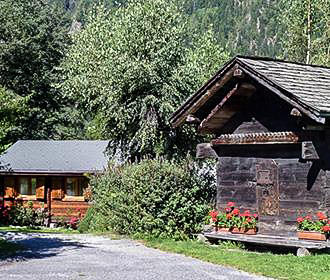 Camping Les 2 Glaciers chalets