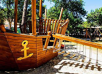 Camping La Mer playground