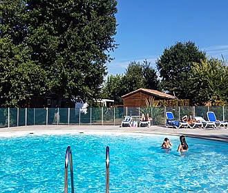 Le Camping du Lac swimming pool