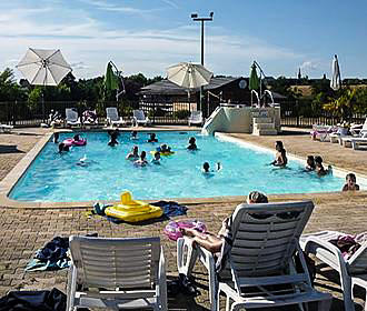 Camping du Lac de Bonnefon swimming pool