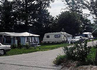 Camping du Lac de Bonnefon pitches