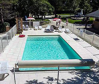 Camping Le Montagnou swimming pool