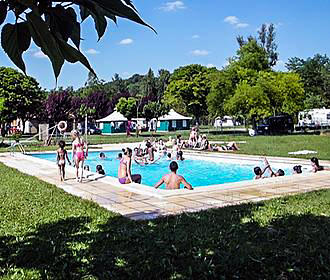 Camping Les Eychecadous swimming pool