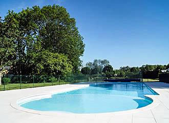 Camping du Chateau et de l'oseraie swimming pool