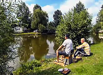 Camping les Etangs de Bouzencourt fishing