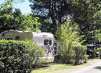 Camping Caravaning Le Rebau RV pitches