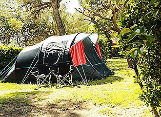 Camping Caravaning Le Rebau tent pitches