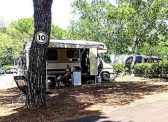 Camping Lac du Salagou RV pitches