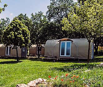 Camping de l'Aigle tent rental