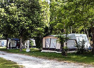 Camping La Ribiere caravan pitches