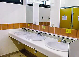 Camping La Ribiere bathrooms