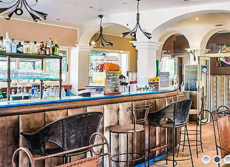 Esterel Caravaning Campsite bar