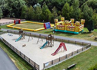 Camping l'Ille des Trois Rois playground